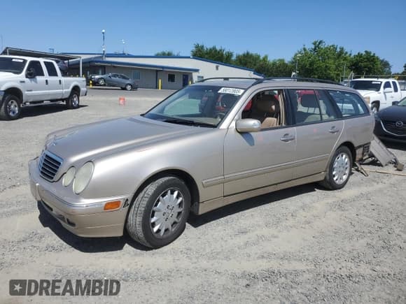 ✅ 2000 Mercedes-Benz E 320/430 4 Matic • VIN: WDBJH82J1YX036394 • Lot: 58012805. Wystawiony na Copart z przebiegiem 157 984 mil. Bezpłatny archiwum sprzedaży aukcyjnych z USA i szczegółowy raport historii pojazdu na DreamBid. Zdjęcie 1.