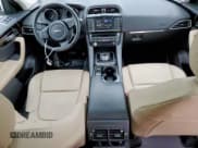 ✅ 2017 Jaguar F-Pace 35t • VIN: SADCS2BV1HA065476 • Lot: 55489435. Wystawiony na Copart z przebiegiem 132 229 mil. Bezpłatny archiwum sprzedaży aukcyjnych z USA i szczegółowy raport historii pojazdu na DreamBid. Zdjęcie 8.