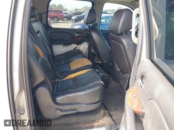 ✅ 2008 Chevrolet Suburban 2LT • VIN: 3GNFC16J88G209055 • Lot: 42252247. Listed on IAAI with 160,996 mi. Free auction sales archive from the USA and detailed vehicle history report at DreamBid. Image 8.