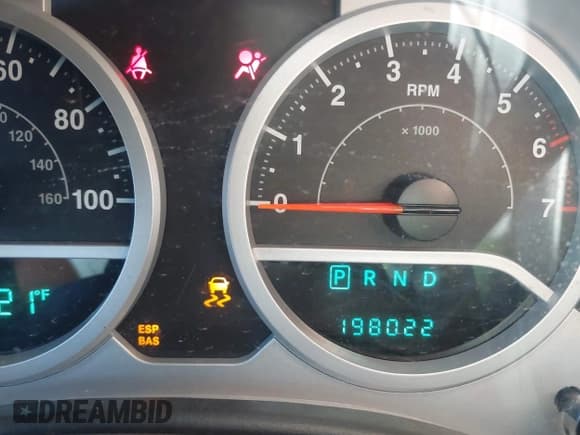 ✅ 2007 Jeep Wrangler Unlimited Sahara • VIN: 1J4GA59157L198095 • Lot: 43011519. Listed on IAAI with 198,022 mi. Free auction sales archive from the USA and detailed vehicle history report at DreamBid. Image 7.