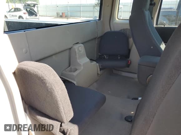 ✅ 2008 Ford Ranger XLT • VIN: 1FTYR44U48PA47922 • Lot: 71272365. Wystawiony na Copart z przebiegiem 74 473 mil. Bezpłatny archiwum sprzedaży aukcyjnych z USA i szczegółowy raport historii pojazdu na DreamBid. Zdjęcie 10.