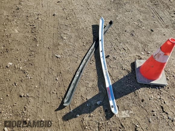 ✅ 2009 GMC Sierra 1500 SL • VIN: 2GTEC19C791134571 • Lot: 94501615. Wystawiony na Copart z przebiegiem 227 603 mil. Bezpłatny archiwum sprzedaży aukcyjnych z USA i szczegółowy raport historii pojazdu na DreamBid. Zdjęcie 12.