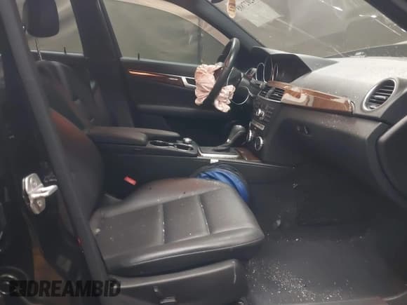 ✅ 2014 Mercedes-Benz C 250 Sport • VIN: WDDGF4HB9EA954859 • Lot: 42027885. Listed on IAAI with 64,223 mi. Free auction sales archive from the USA and detailed vehicle history report at DreamBid. Image 5.