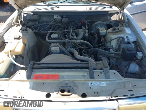 ✅ 1989 Volvo 240 DL • VIN: YV1AX8852K1834731 • Lot: 42278781. Wystawiony na IAAI z przebiegiem 288 726 mil. Bezpłatny archiwum sprzedaży aukcyjnych z USA i szczegółowy raport historii pojazdu na DreamBid. Zdjęcie 10.