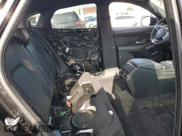 ✅ 2018 Jaguar E-Pace First Edition • VIN: SADFL2FXXJ1Z01457 • Lot: 39205304. Listed on Copart with Not provided. Free auction sales archive from the USA and detailed vehicle history report at DreamBid. Image 11.