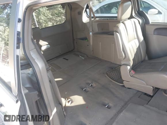 ✅ 2012 Chrysler Town & Country Touring L • VIN: 2C4RC1CG1CR267400 • Лот: 43097331. Опубликован ранее на IAAI с пробегом 166 605 миль. Бесплатный доступ к архиву аукционных продаж из США и подробный отчёт об истории автомобиля на DreamBid. Изображение 8.