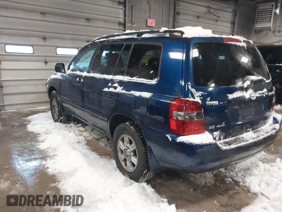 ✅ 2004 Toyota Highlander • VIN: JTEEP21A840044611 • Lot: 43822424. Listed on IAAI with 175,623 mi. Free auction sales archive from the USA and detailed vehicle history report at DreamBid. Image 3.