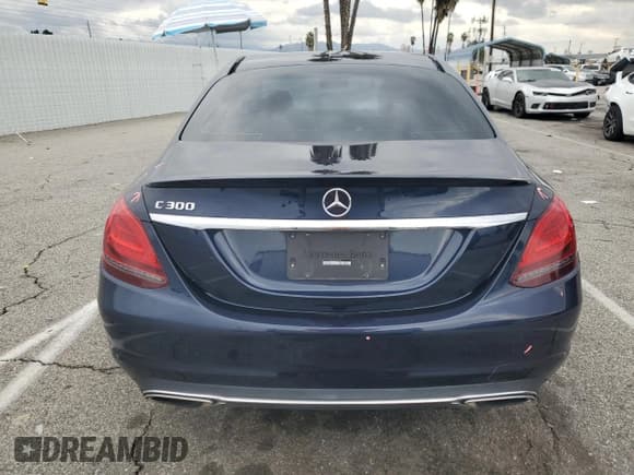 ✅ 2019 Mercedes-Benz C 300 • VIN: 55SWF8DB4KU306723 • Lot: 93864245. Wystawiony na Copart z przebiegiem 57 090 mil. Bezpłatny archiwum sprzedaży aukcyjnych z USA i szczegółowy raport historii pojazdu na DreamBid. Zdjęcie 6.