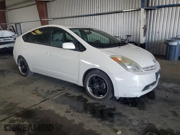 ✅ 2004 Toyota Prius • VIN: JTDKB22U040014923 • Lot: 89896755. Wystawiony na Copart z przebiegiem 176 059 mil. Bezpłatny archiwum sprzedaży aukcyjnych z USA i szczegółowy raport historii pojazdu na DreamBid. Zdjęcie 4.