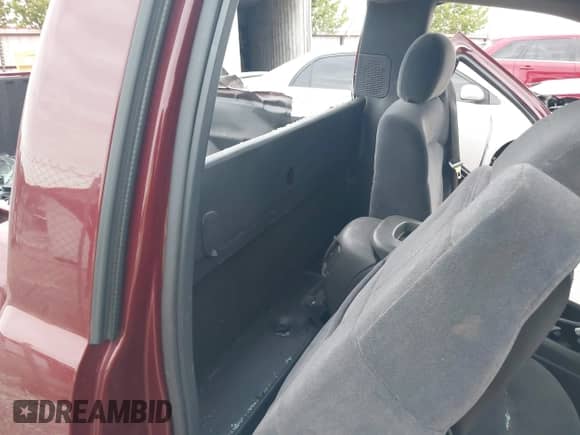 2002 Chevrolet Silverado 1500 with VIN 1GCEC14V62Z128248, listed as a IAAI auction lot 43125043 with 200,798 mi miles and . Bid and sale history available at DreamBid. Image 8.