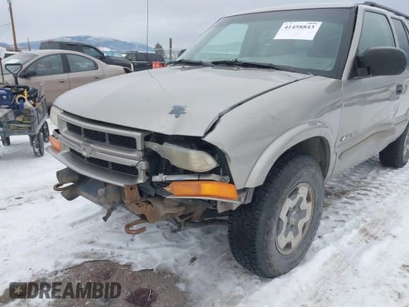 ✅ 2004 Chevrolet Blazer LS • VIN: 1GNDT13X74K145559 • Lot: 41458843. Wystawiony na IAAI z przebiegiem 156 824 mil. Bezpłatny archiwum sprzedaży aukcyjnych z USA i szczegółowy raport historii pojazdu na DreamBid. Zdjęcie 6.