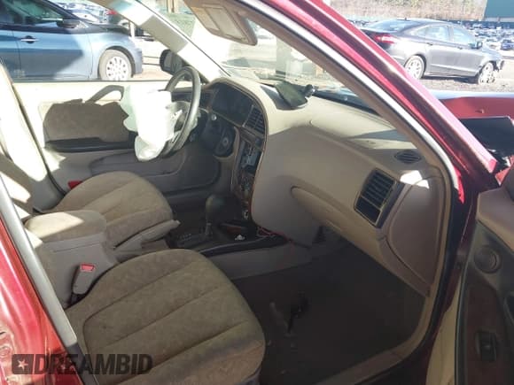 ✅ 2001 Hyundai Elantra GLS • VIN: KMHDN45D41U228272 • Lot: 41227813. Wystawiony na IAAI z przebiegiem 88 108 mil. Bezpłatny archiwum sprzedaży aukcyjnych z USA i szczegółowy raport historii pojazdu na DreamBid. Zdjęcie 5.