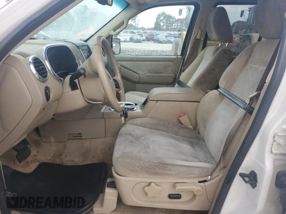 ✅ 2009 Ford Explorer XLT • VIN: 1FMEU63E39UA28557 • Lot: 92383425. Wystawiony na Copart z przebiegiem 146 073 mil. Bezpłatny archiwum sprzedaży aukcyjnych z USA i szczegółowy raport historii pojazdu na DreamBid. Zdjęcie 7.