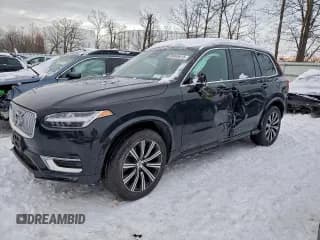 ✅ 2024 Volvo XC90 Plus Bright Theme • VIN: YV4062PE5R1180026 • Lot: 95345615. Wystawiony na Copart z przebiegiem 31 477 mil. Bezpłatny archiwum sprzedaży aukcyjnych z USA i szczegółowy raport historii pojazdu na DreamBid. Zdjęcie 1.