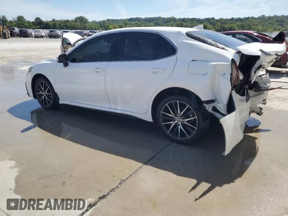 2024 Toyota Camry SE with VIN 4T1T11AK1RU868199, listed as a Copart auction lot 69488715 with 27,560 mi miles and Salvage title. Bid and sale history available at DreamBid. Image 2.