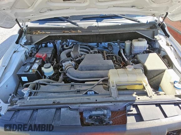 ✅ 2018 Nissan NV NV3500 HD S • VIN: 5BZBF0AA1JN852103 • Lot: 83767065. Wystawiony na Copart z przebiegiem 16 365 mil. Bezpłatny archiwum sprzedaży aukcyjnych z USA i szczegółowy raport historii pojazdu na DreamBid. Zdjęcie 11.