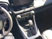 ✅ 2024 Toyota RAV4 XLE Premium • VIN: 2T3C1RFV0RC262211 • Лот: 43577824. Опубликован ранее на IAAI с пробегом 20 551 миль. Бесплатный доступ к архиву аукционных продаж из США и подробный отчёт об истории автомобиля на DreamBid. Изображение 11.