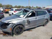 ✅ 2023 Volkswagen Tiguan SE R-Line Black • VIN: 3VVCB7AX0PM062647 • Lot: 43512995. Wystawiony na IAAI z przebiegiem 34 220 mil. Bezpłatny archiwum sprzedaży aukcyjnych z USA i szczegółowy raport historii pojazdu na DreamBid. Zdjęcie 6.