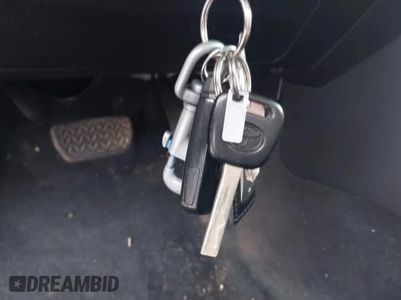 ✅ 2020 Toyota Tacoma SR5 • VIN: 3TMCZ5ANXLM296379 • Lot: 42699808. Listed on IAAI with 39,765 mi. Free auction sales archive from the USA and detailed vehicle history report at DreamBid. Image 11.