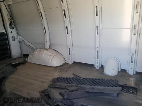 ✅ 2020 Chevrolet Express Cargo • VIN: 1GCWGAFP6L1155618 • Lot: 90982435. Listed on Copart with 121,751 mi. Free auction sales archive from the USA and detailed vehicle history report at DreamBid. Image 10.