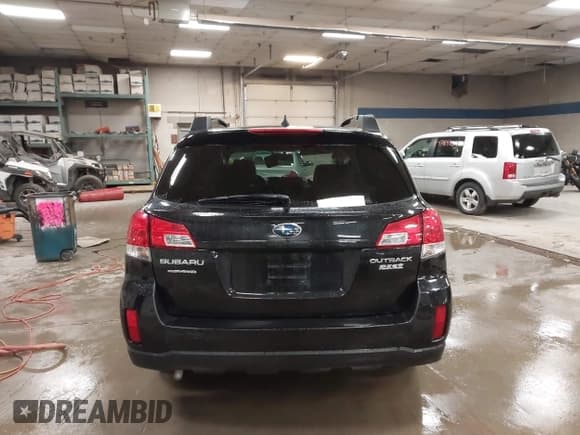 ✅ 2014 Subaru Outback Limited • VIN: 4S4BRBKC8E3255224 • Лот: 43457232. Опубликован ранее на IAAI с пробегом 140 557 миль. Бесплатный доступ к архиву аукционных продаж из США и подробный отчёт об истории автомобиля на DreamBid. Изображение 16.