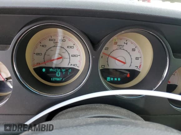 ✅ 2013 Dodge Challenger Rallye Redline • VIN: 2C3CDYAG0DH500824 • Lot: 82791344. Wystawiony na Copart z przebiegiem 127 867 mil. Bezpłatny archiwum sprzedaży aukcyjnych z USA i szczegółowy raport historii pojazdu na DreamBid. Zdjęcie 9.