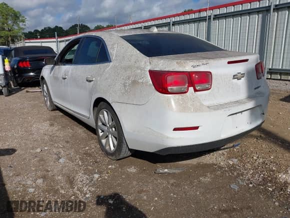 2013 Chevrolet Malibu LT z VIN 1G11E5SA5DF310617, wystawiony jako IAAI lot #43275213 z przebiegiem 249 259 mil mil oraz . Historia ofert i sprzedaży dostępna na DreamBid. Obrazek 3.