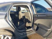 ✅ 2020 Ford Fusion SE • VIN: 3FA6P0LU6LR205868 • Lot: 43676302. Wystawiony na IAAI z przebiegiem 53 312 mil. Bezpłatny archiwum sprzedaży aukcyjnych z USA i szczegółowy raport historii pojazdu na DreamBid. Zdjęcie 8.