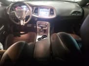 ✅ 2017 Dodge Challenger T/A 392 • VIN: 2C3CDZFJ8HH502496 • Lot: 72951544. Wystawiony na Copart z przebiegiem 39 721 mil. Bezpłatny archiwum sprzedaży aukcyjnych z USA i szczegółowy raport historii pojazdu na DreamBid. Zdjęcie 8.