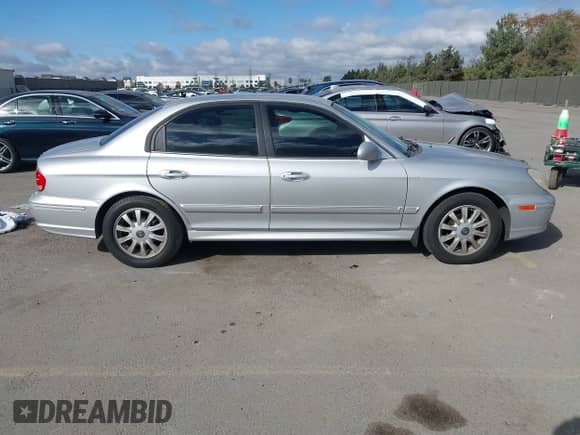 2003 Hyundai Sonata GLS с VIN KMHWF35H93A897855, выставлен на аукционе IAAI как лот 41527610 с пробегом 122 010 миль миль и . История ставок и продаж доступна на DreamBid. Изображение 13.