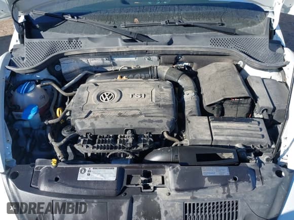 ✅ 2016 Volkswagen Beetle Wolfsburg Edition • VIN: 3VWF17AT0GM630596 • Lot: 41150346. Wystawiony na IAAI z przebiegiem 37 576 mil. Bezpłatny archiwum sprzedaży aukcyjnych z USA i szczegółowy raport historii pojazdu na DreamBid. Zdjęcie 10.