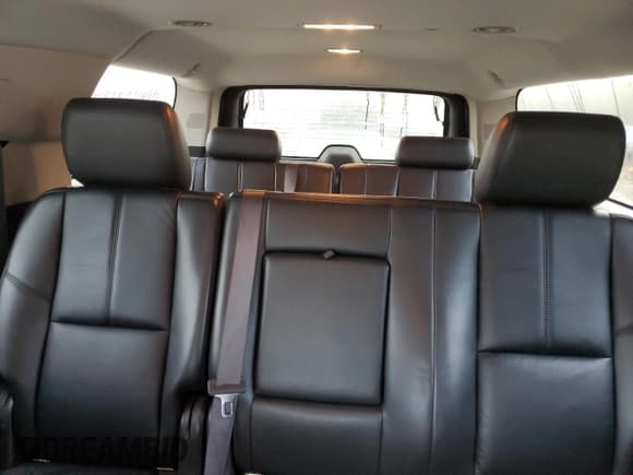 ✅ 2011 Chevrolet Suburban LT • VIN: 1GNSKJE37BR358911 • Lot: 73111044. Wystawiony na Copart z przebiegiem 163 437 mil. Bezpłatny archiwum sprzedaży aukcyjnych z USA i szczegółowy raport historii pojazdu na DreamBid. Zdjęcie 10.