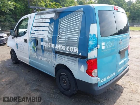 ✅ 2018 Nissan NV200 S • VIN: 3N6CM0KN6JK690418 • Lot: 42476355. Listed on IAAI with 150,057 mi. Free auction sales archive from the USA and detailed vehicle history report at DreamBid. Image 3.