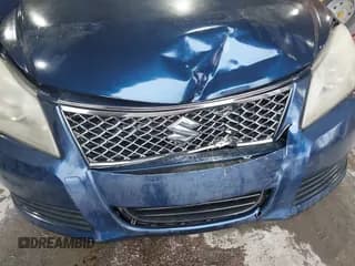 ✅ 2010 Suzuki Kizashi SE • VIN: JS2RE9A31A6101333 • Lot: 41211872. Wystawiony na IAAI z przebiegiem 208 267 mil. Bezpłatny archiwum sprzedaży aukcyjnych z USA i szczegółowy raport historii pojazdu na DreamBid. Zdjęcie 6.