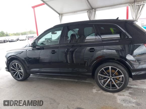 ✅ 2021 Audi Q7 Premium Plus • VIN: WA1LXAF7XMD040517 • Lot: 41990685. Listed on IAAI with 23,325 mi. Free auction sales archive from the USA and detailed vehicle history report at DreamBid. Image 15.