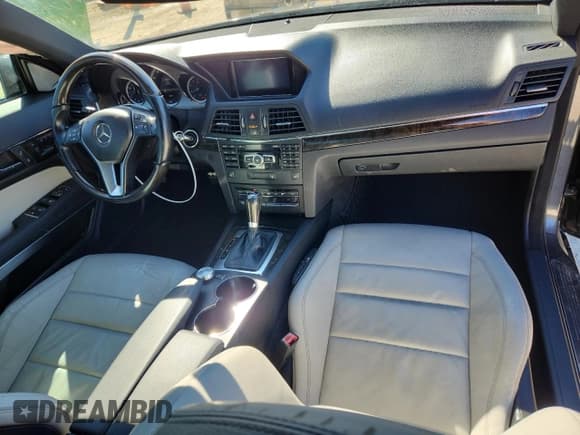 ✅ 2013 Mercedes-Benz E 350 • VIN: WDDKJ5KB3DF183310 • Lot: 92109005. Listed on Copart with 97,156 mi. Free auction sales archive from the USA and detailed vehicle history report at DreamBid. Image 8.