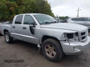 ✅ 2010 Dodge Dakota Bighorn/Lonestar • VIN: 1D7CW3GKXAS225851 • Lot: 43211752. Wystawiony na IAAI z przebiegiem 178 473 mil. Bezpłatny archiwum sprzedaży aukcyjnych z USA i szczegółowy raport historii pojazdu na DreamBid. Zdjęcie 6.