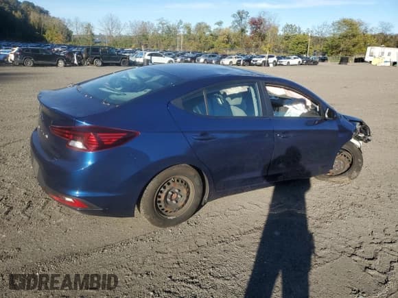 ✅ 2019 Hyundai Elantra SE • VIN: 5NPD74LF5KH442427 • Lot: 86449785. Listed on Copart with 76,414 mi. Free auction sales archive from the USA and detailed vehicle history report at DreamBid. Image 3.