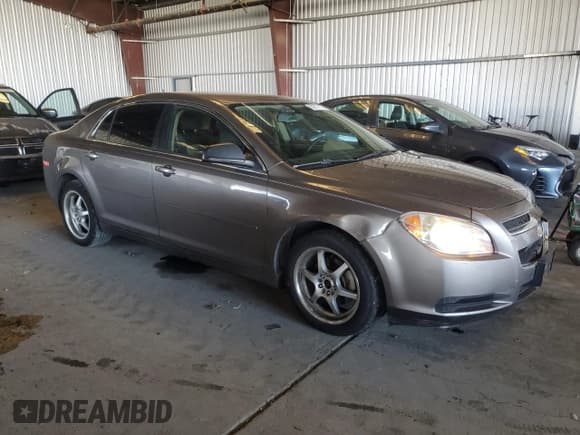 ✅ 2010 Chevrolet Malibu 1LS • VIN: 1G1ZB5EBXAF219399 • Lot: 90817175. Wystawiony na Copart z przebiegiem 119 807 mil. Bezpłatny archiwum sprzedaży aukcyjnych z USA i szczegółowy raport historii pojazdu na DreamBid. Zdjęcie 4.