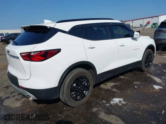 ✅ 2021 Chevrolet Blazer LT • VIN: 3GNKBBRA0MS537631 • Lot: 43196042. Wystawiony na IAAI z przebiegiem 63 876 mil mil. Skorzystaj z bezpłatnego archiwum sprzedaży aukcyjnych z USA i zobacz szczegółowy raport historii pojazdu na DreamBid. Zdjęcie 4.
