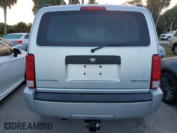 2011 Dodge Nitro Heat с VIN 1D4PT4GK7BW605222, выставлен на аукционе Copart как лот 74333324 с пробегом 86 085 миль миль и Списание • Salvage title. История ставок и продаж доступна на DreamBid. Изображение 6.