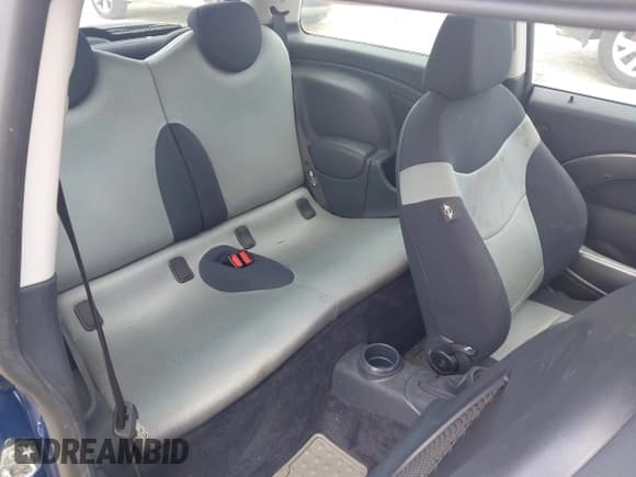 ✅ 2004 MINI Hardtop S • VIN: WMWRE33494TD75625 • Лот: 42986270. Опубликован ранее на IAAI с пробегом 105 356 миль. Бесплатный доступ к архиву аукционных продаж из США и подробный отчёт об истории автомобиля на DreamBid. Изображение 8.