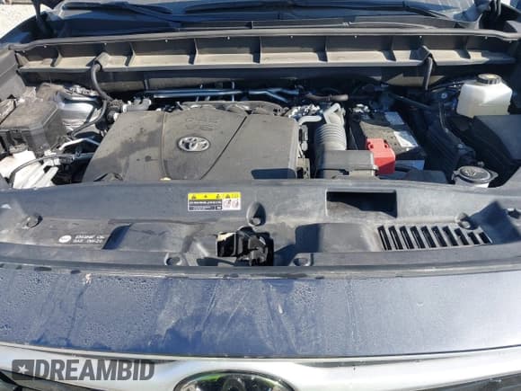 ✅ 2022 Toyota Highlander XLE • VIN: 5TDGZRBH9NS581515 • Lot: 43446288. Listed on IAAI with 24,055 mi. Free auction sales archive from the USA and detailed vehicle history report at DreamBid. Image 10.