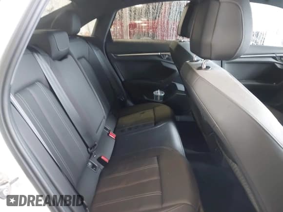 ✅ 2022 Audi A3 Premium Plus • VIN: WAUBUDGY9NA024294 • Lot: 43574340. Wystawiony na IAAI z przebiegiem 47 500 mil. Bezpłatny archiwum sprzedaży aukcyjnych z USA i szczegółowy raport historii pojazdu na DreamBid. Zdjęcie 8.