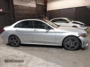 ✅ 2020 Mercedes-Benz C 300 • VIN: WDDWF8EB4LR549336 • Lot: 41567409. Wystawiony na IAAI z przebiegiem 19 642 mil. Bezpłatny archiwum sprzedaży aukcyjnych z USA i szczegółowy raport historii pojazdu na DreamBid. Zdjęcie 13.