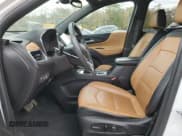 ✅ 2018 Chevrolet Equinox Premier • VIN: 2GNAXNEX0J6162620 • Lot: 90054795. Wystawiony na Copart z przebiegiem 126 489 mil. Bezpłatny archiwum sprzedaży aukcyjnych z USA i szczegółowy raport historii pojazdu na DreamBid. Zdjęcie 7.