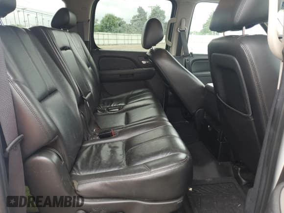 ✅ 2011 Chevrolet Suburban Commercial • VIN: 1GNSK5E33BR312726 • Lot: 61437945. Wystawiony na Copart z przebiegiem 190 441 mil. Bezpłatny archiwum sprzedaży aukcyjnych z USA i szczegółowy raport historii pojazdu na DreamBid. Zdjęcie 11.