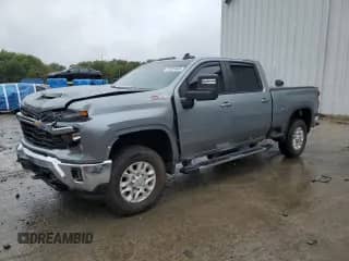 2024 Chevrolet Silverado 3500HD LT z VIN 2GC4YTEY6R1131686, wystawiony jako Copart lot #81824665 z przebiegiem 34 595 mil mil oraz Szkoda całkowita • Salvage title. Historia ofert i sprzedaży dostępna na DreamBid. Obrazek 1.