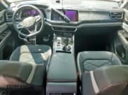 ✅ 2024 Volkswagen Atlas Peak Edition SE • VIN: 1V2CR2CA2RC585919 • Лот: 80696455. Опубликован ранее на Copart с пробегом 31 783 миль. Бесплатный доступ к архиву аукционных продаж из США и подробный отчёт об истории автомобиля на DreamBid. Изображение 8.