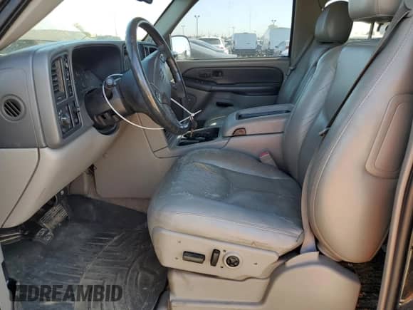 2003 Chevrolet Suburban Z71 с VIN 3GNFK16Z53G328120, выставлен на аукционе Copart как лот 75628484 с пробегом 221 108 миль миль и Списание • Salvage title. История ставок и продаж доступна на DreamBid. Изображение 7.
